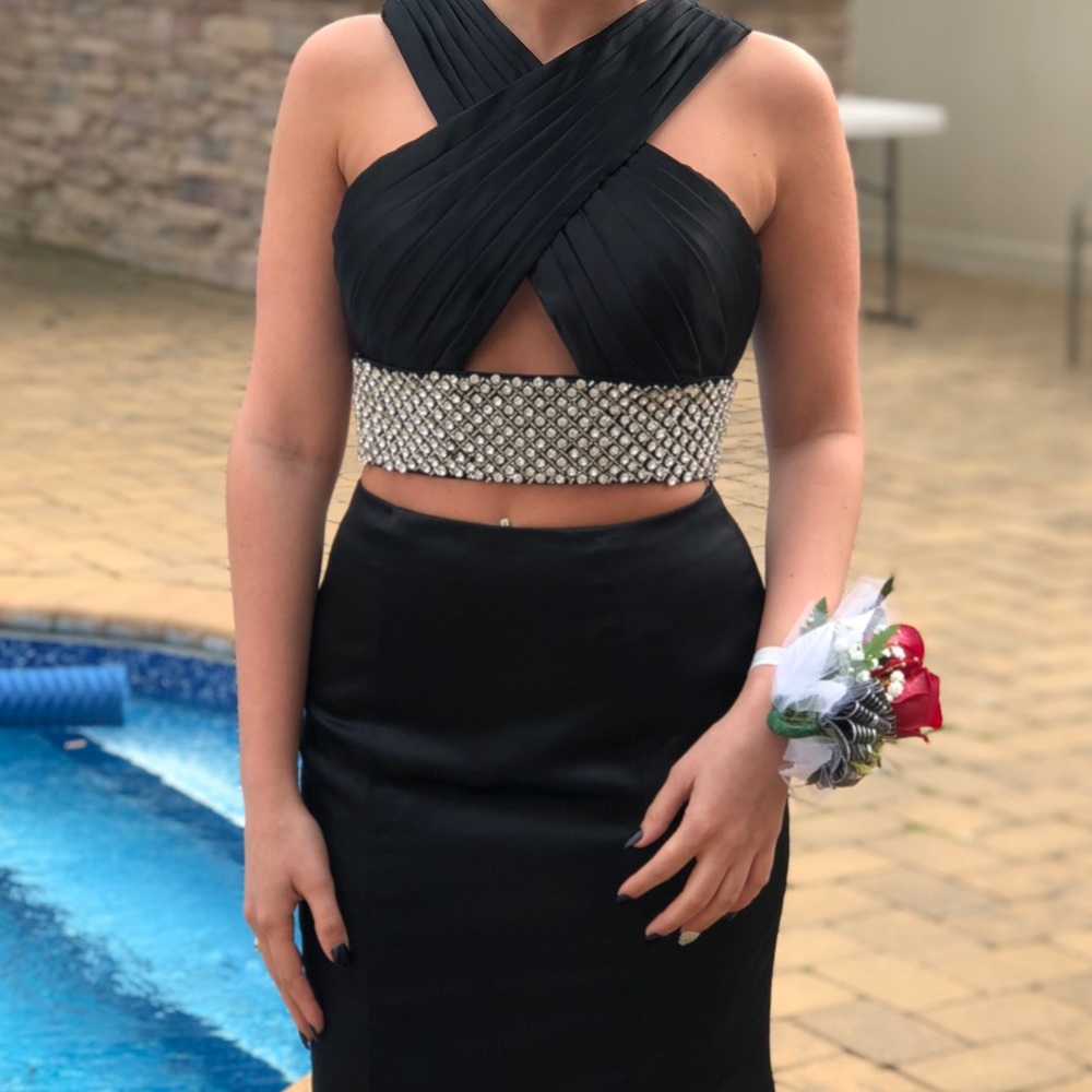 Sherri Hill black formal dress - Picture 2 of 3